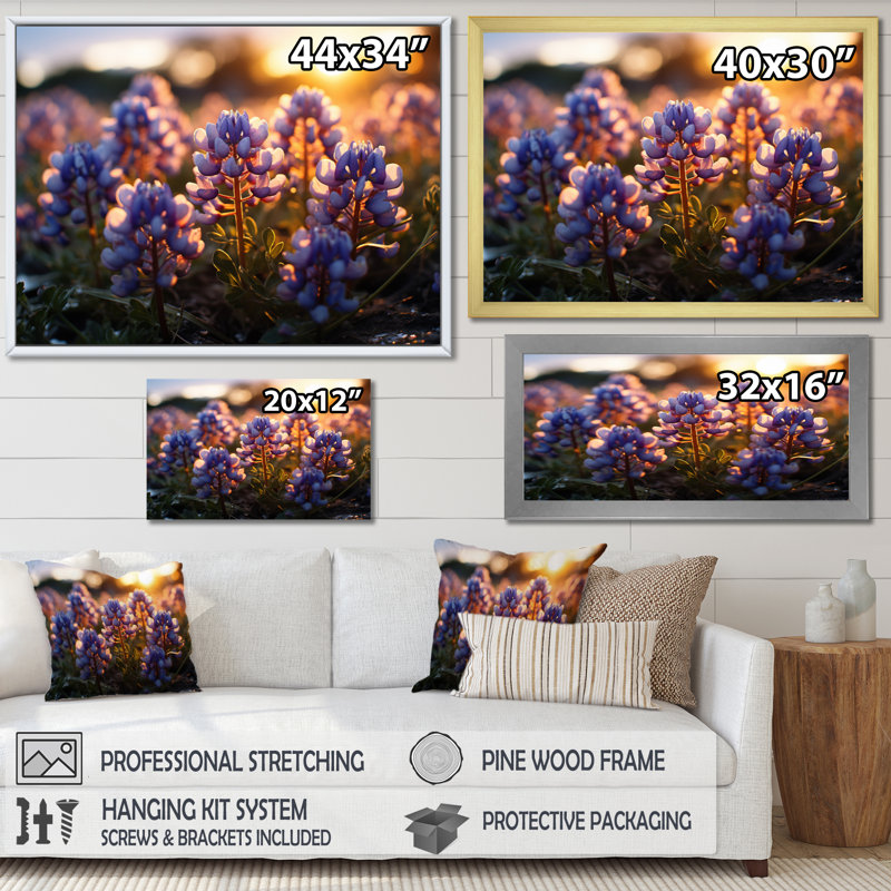 «Blue Bonnets Field Photo III», reproduction d'art sur toile, H 34 po x l 44 po x P 1,5 po, Cadre flottant doré