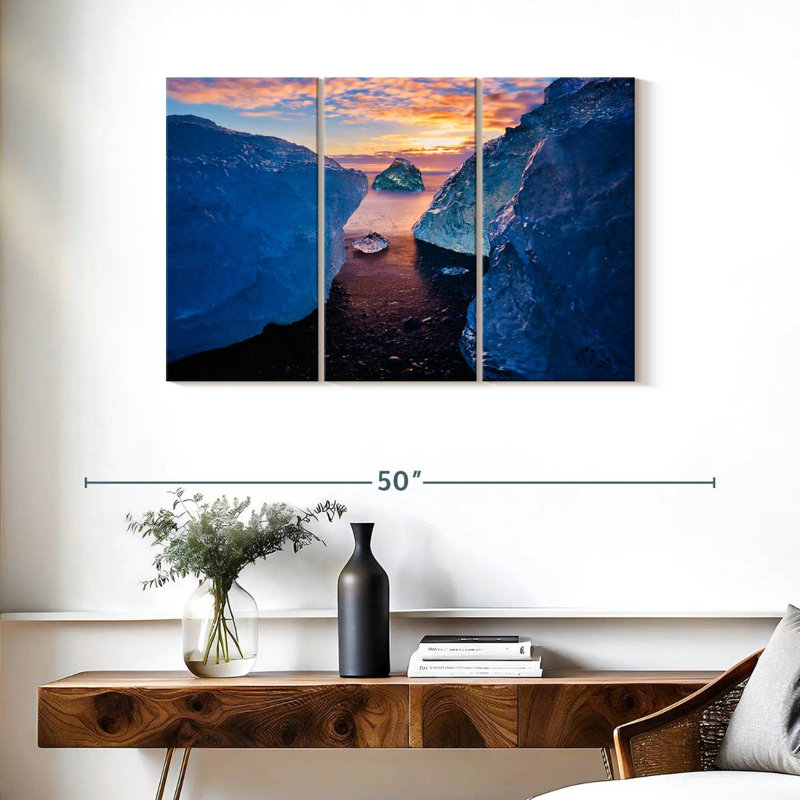 Diamond Beach Icicles, 24" H x 38" W