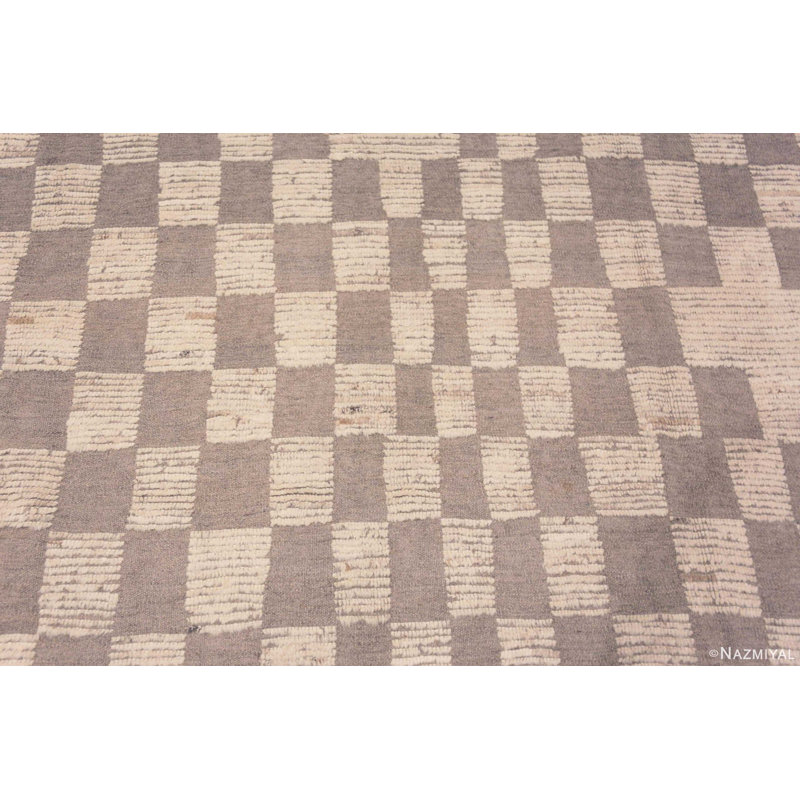 Tapis moderne à carreaux neutres crème / gris One-of-a-Kind