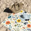 Serviette de plage florale 1Pcs, avec un imprimé botanique aquarelle vibrant avec des fleurs colorées et des feuilles vertes. Grande microfibre absorbante pour piscine, voyage, unisexe.