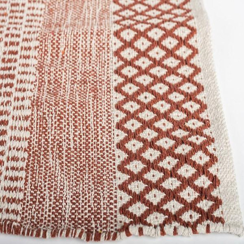 Tapis bleu et blanc en coton tissé, Rouge