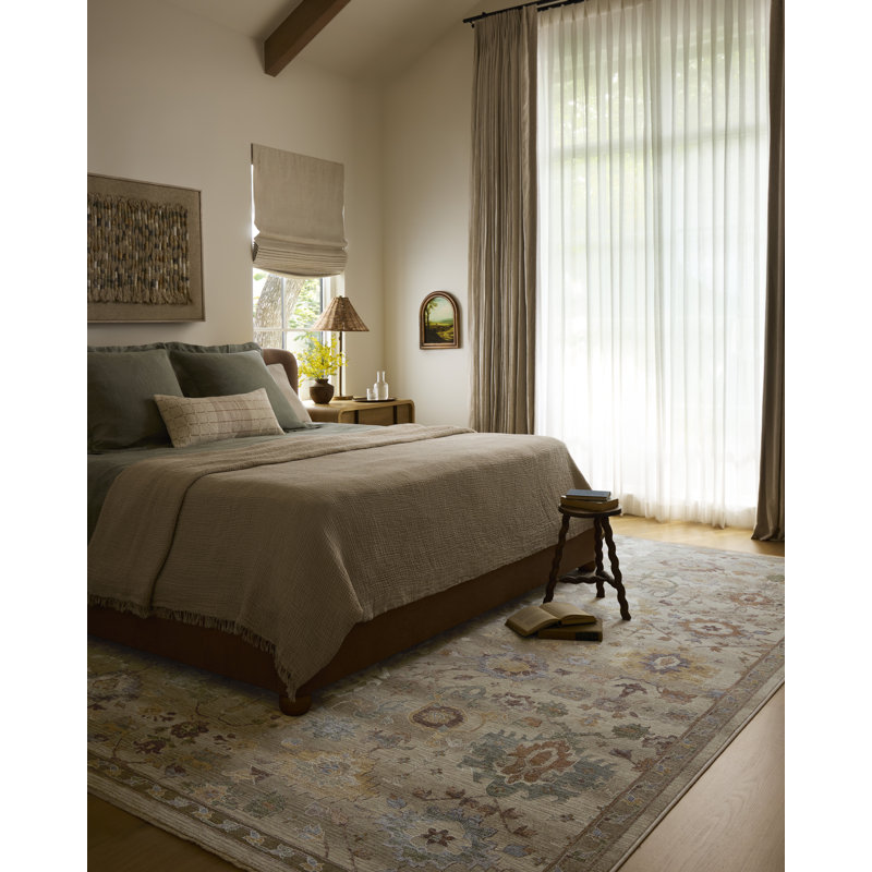 Tapis brouillard / prune Loloi Yanelis, 2 pi 6 po x 7 pi 6 po