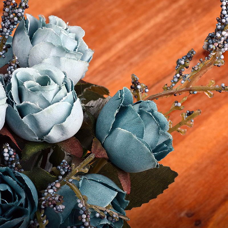 Bouquet de roses artificielles avec vase en céramique, arrangement de fleurs en soie artificielle pour mariage, pendaison de crémaillère et décoration intérieure