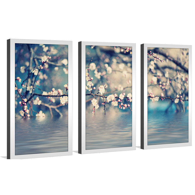 «Blue Floral», ensemble de 3 reproductions de photos sur acrylique, H 33,5 po x l 52,5 po x P 1 po
