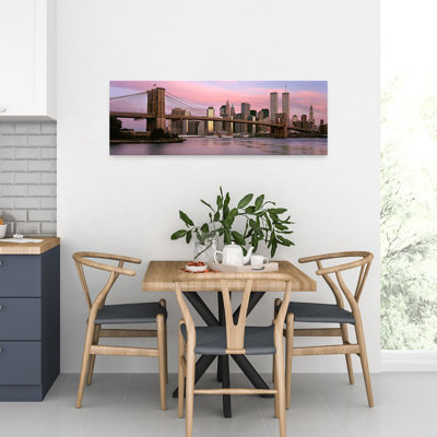 Pont sur une rivière, pont de Brooklyn, Manhattan, New York, État de New York, États-Unis, architecture contemporaine, art mural