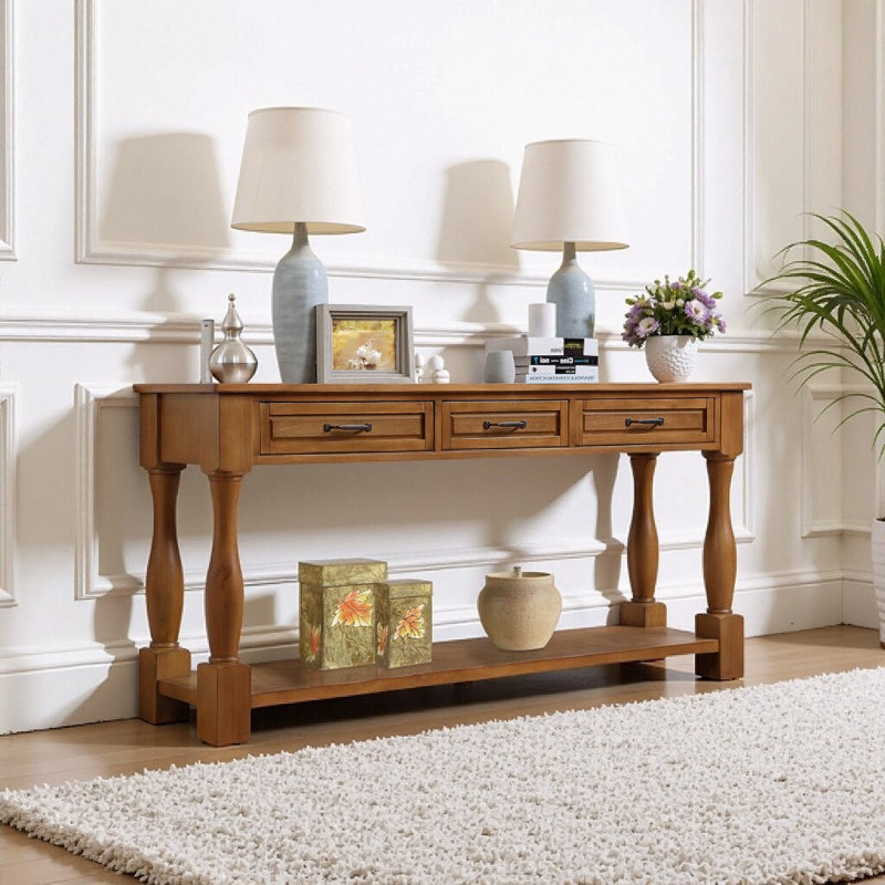 Console 63 pouces Mid-Century en pin brun avec 3 tiroirs et tablette inférieure - Structure en bois massif, table de canapé facile à assembler