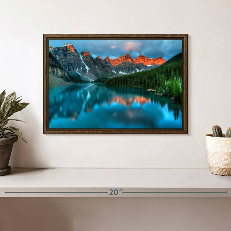 Tranquil Moraine Lake, 13 po x 9 po, Cadre flottant en noyer