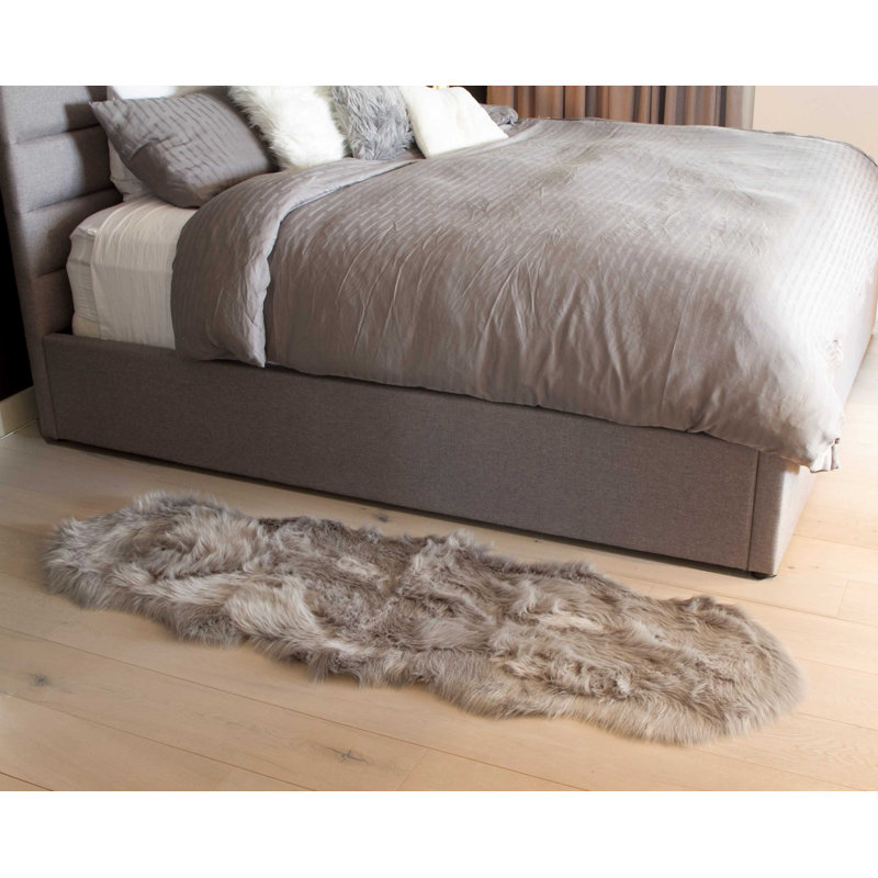 Tapis gris en peau de mouton double 2 po x 6 po
