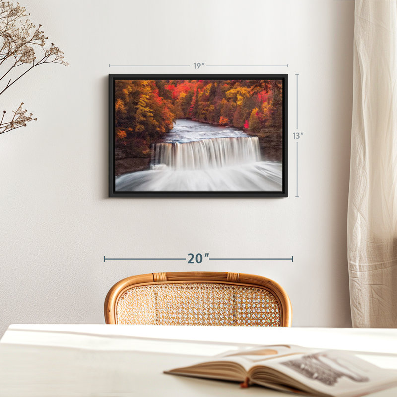 «Tahquamenon Falls in Autumn Wall Art», H 13 po x l 19 po