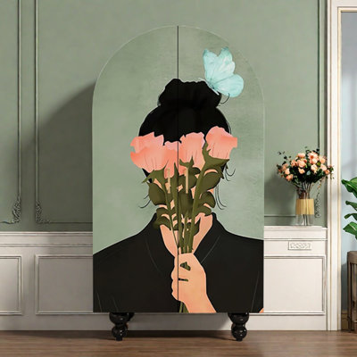 Armoire arquée avec tablettes et portes