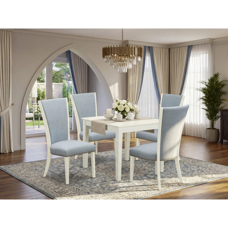 L'ensemble de table de cuisine 5 pièces pour 4 personnes comprend une table de salle à manger carrée et 4 chaises de salle à manger Parson bleu lin, blanc lin