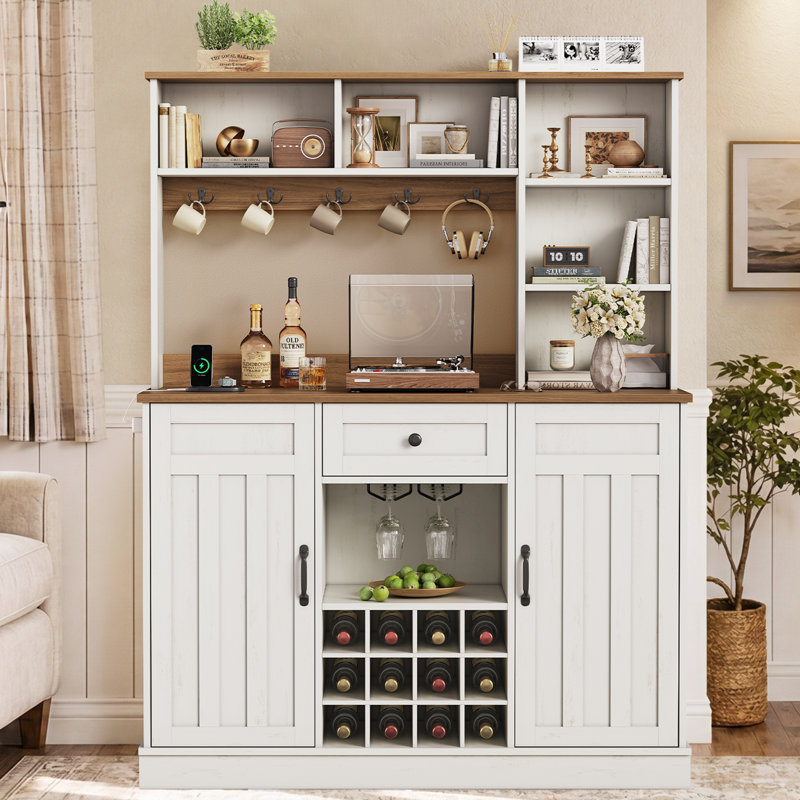 Bar à café de style champêtre de 146 cm de haut avec rangement, prise électrique et éclairage DEL pour cuisine ou salon