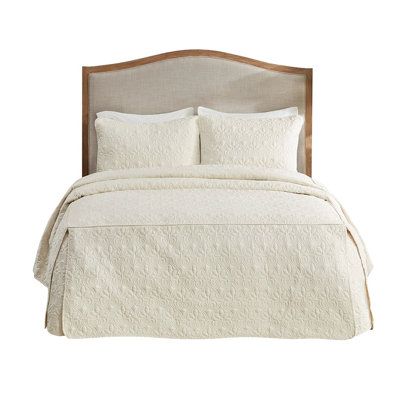 King Size 3 Piece Bedspread Cream. Split Corner Pleated. Microfiber. Fill. . Machine Washable Fine Bedding Cream Bedspread. Pleated Quilt. Tempting 2