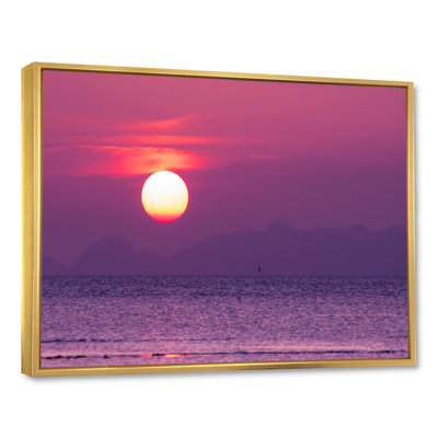 «Purple Sunset Over Mountain And Sea», reproduction sur toile
