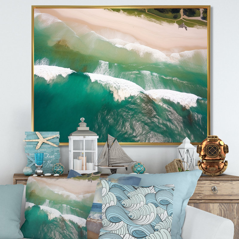 Vagues vertes vue aérienne III - plage, art mural, Cadre flottant noir, H 24 po x l 32 po x P 1 po
