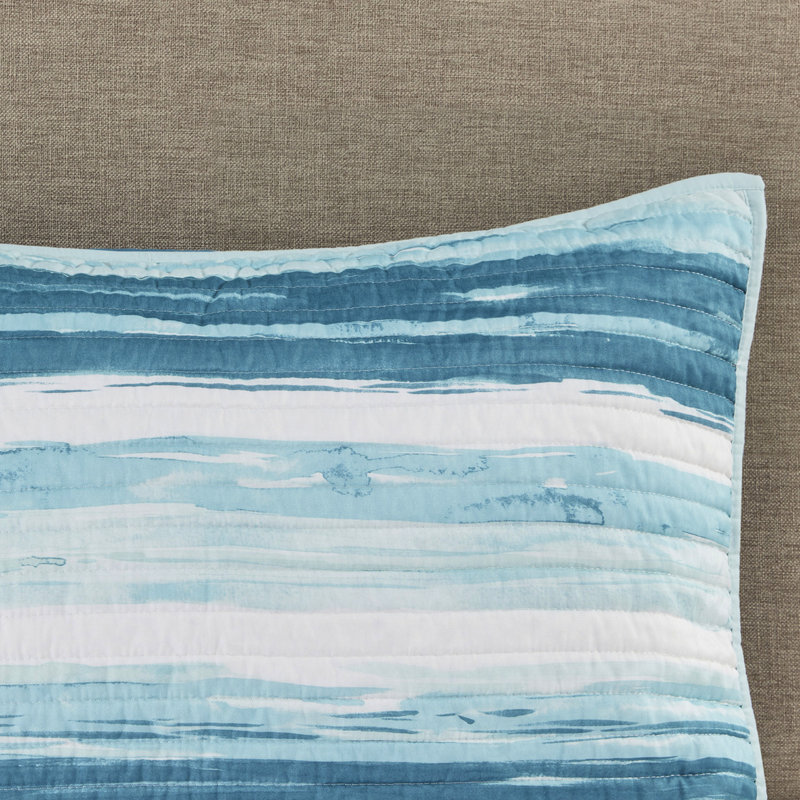 Courtepointe 6 pièces avec coussins décoratifs, double / grand. Motif de rayures aquarelle sereine. Matériau en microfibre pour une chambre à coucher confortable. Tissu de charme Marina lavable à la machine. Doux