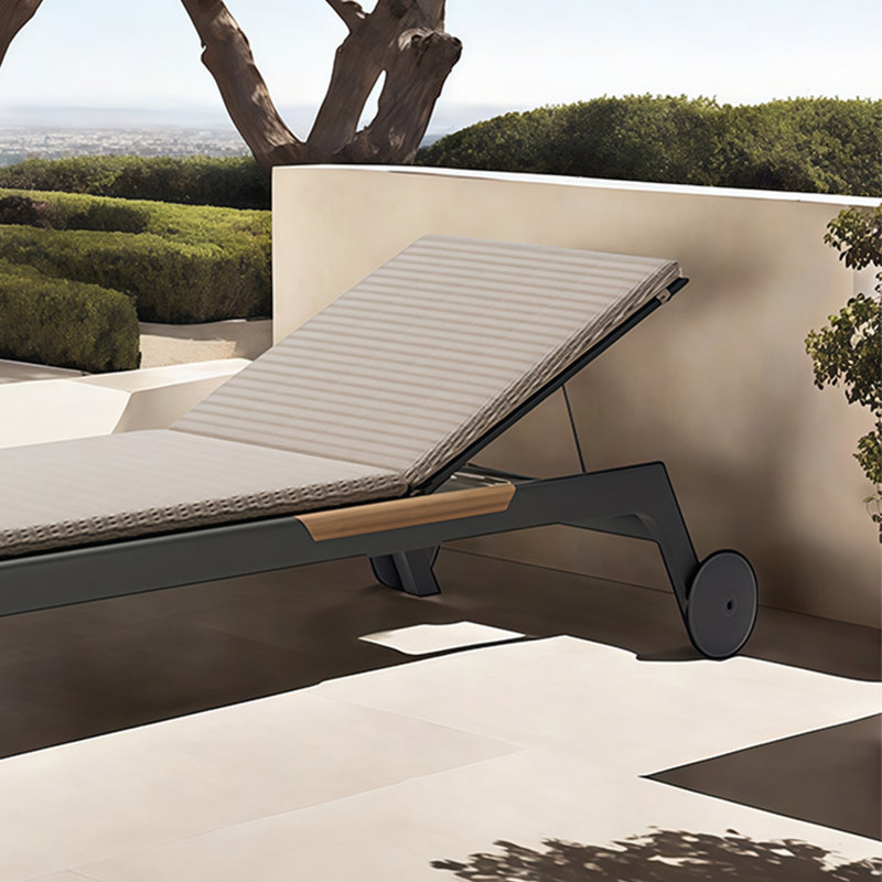 Chaise longue d'extérieur pour piscine