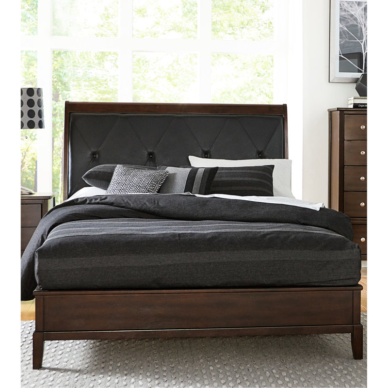 Grand lit transitionnel avec finition cerisier foncé et bouton de tête de lit en simili cuir - lit en similicuir, chaleur de chambre