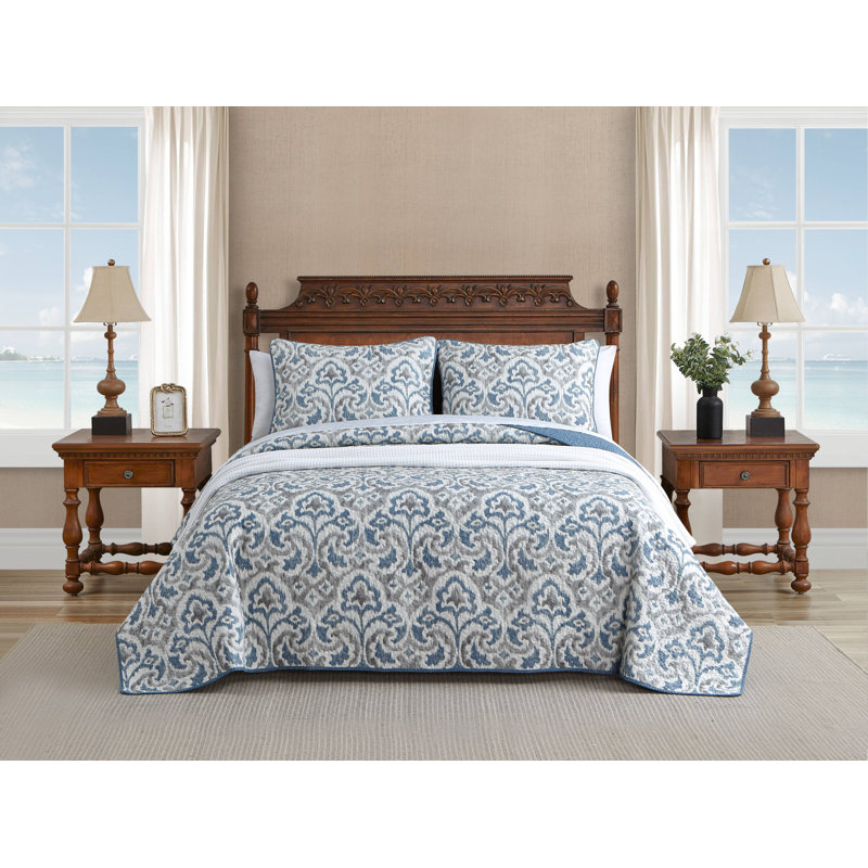 Coastal Breeze Twin Cotton Quilt Set with Reversible Blue Design
