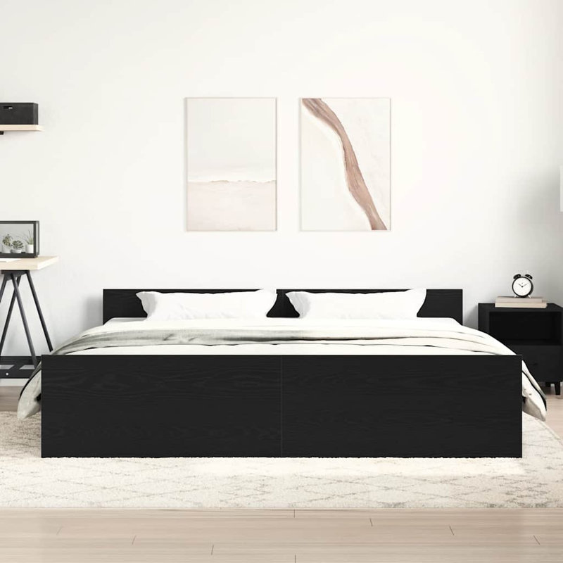 Bed, 200 x 200cm