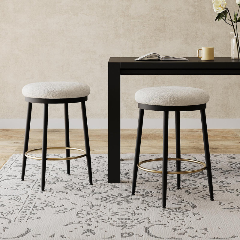 Ensemble de 2 tabourets de comptoir 24,75 po Modern, ensemble de 2 tabourets de comptoir blancs avec structure en fer, coussin éponge, repose-pieds, convient à la cuisine / chambre à coucher / salle à manger.