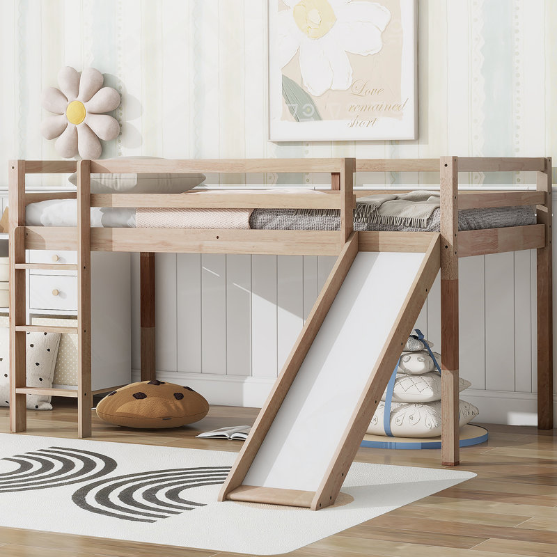 Lit simple mezzanine bas avec glissade, échelle, barrières de sécurité, lit mezzanine simple en bois d'hévéa, naturel