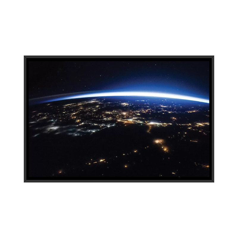 « space photographie xii », reproduction d’impression sur toile tendue, H 18 po x l 26 po x P 1,5 po, Toile avec cadre noir