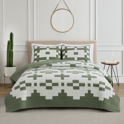 Painted Cove Gray/Off White Quilt Set