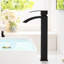 Robinet de salle de bain noir à poignée simple - Conception géométrique et facile à nettoyer pour les lavabos commerciaux en alliage d'aluminium de conception moderne-121697294