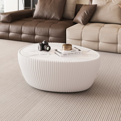 Table basse moderne en cuir avec plateau en marbre et œufs d'oie