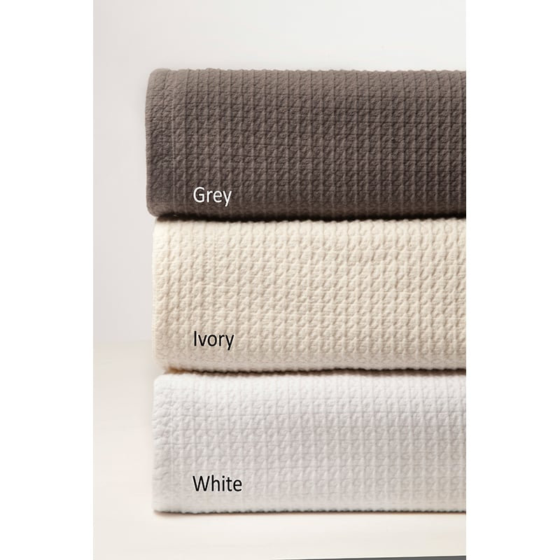 WAFFLE MATELASSE, WHITE, QUEEN, Queen Quilt