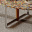 Table basse en bois de style abstrait