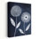 «Blue and White Vase», abstrait, audacieux, fleur de pissenlit contemporaine, art mural
