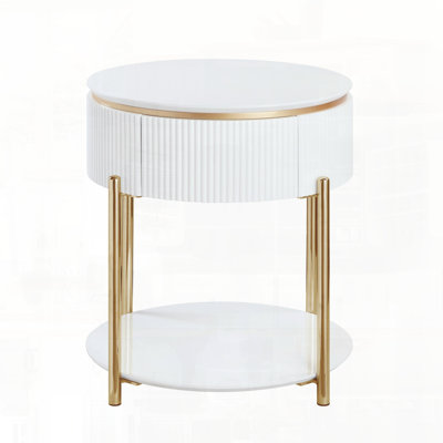 Table de bout fabriquée en bois composite avec des pieds en métal robustes