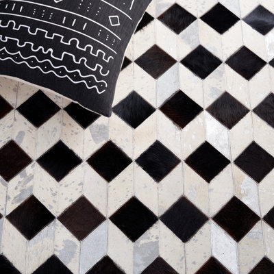 Studio Leather Hand Woven Wool/Leather/Non Woven Felt Geometric Rug in Beige/Black