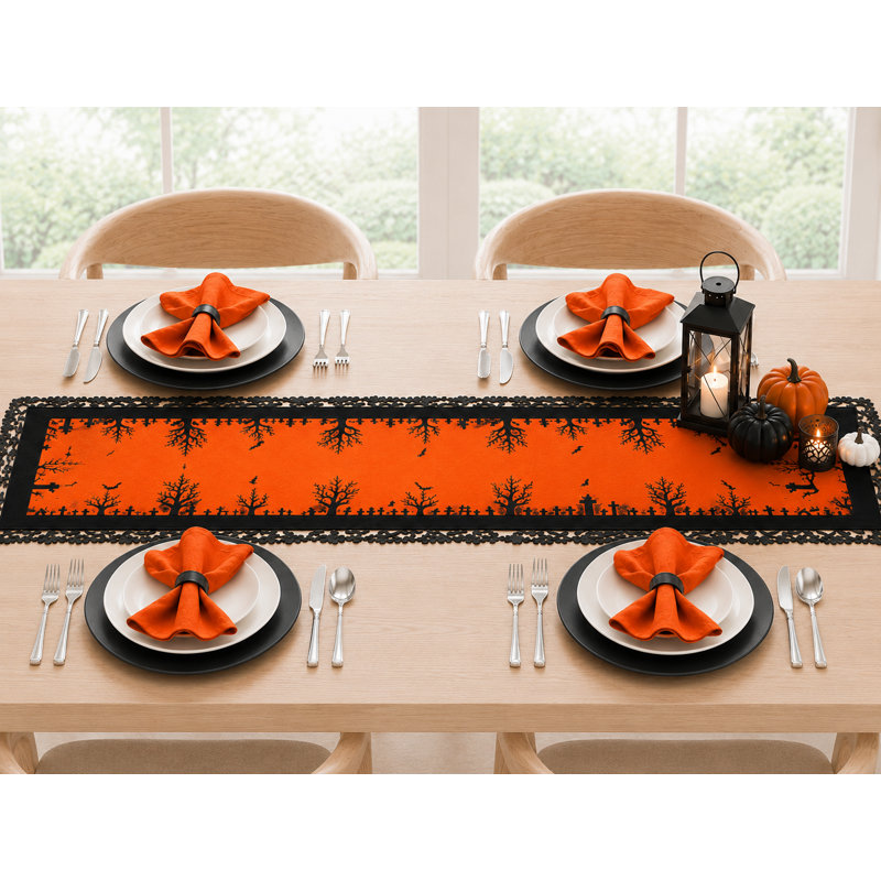 Chemin de table Hallows, L 54 po x l 15 po