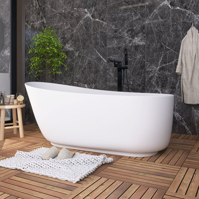 Baignoire de trempage autoportante à surface solide de 67 po en blanc mat