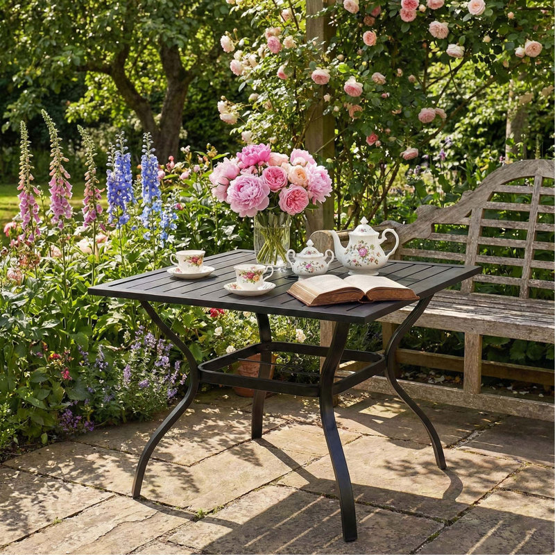 Table de bistro en métal et acier