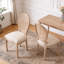 Chaise en bois massif à structure en lin et dossier en rotin