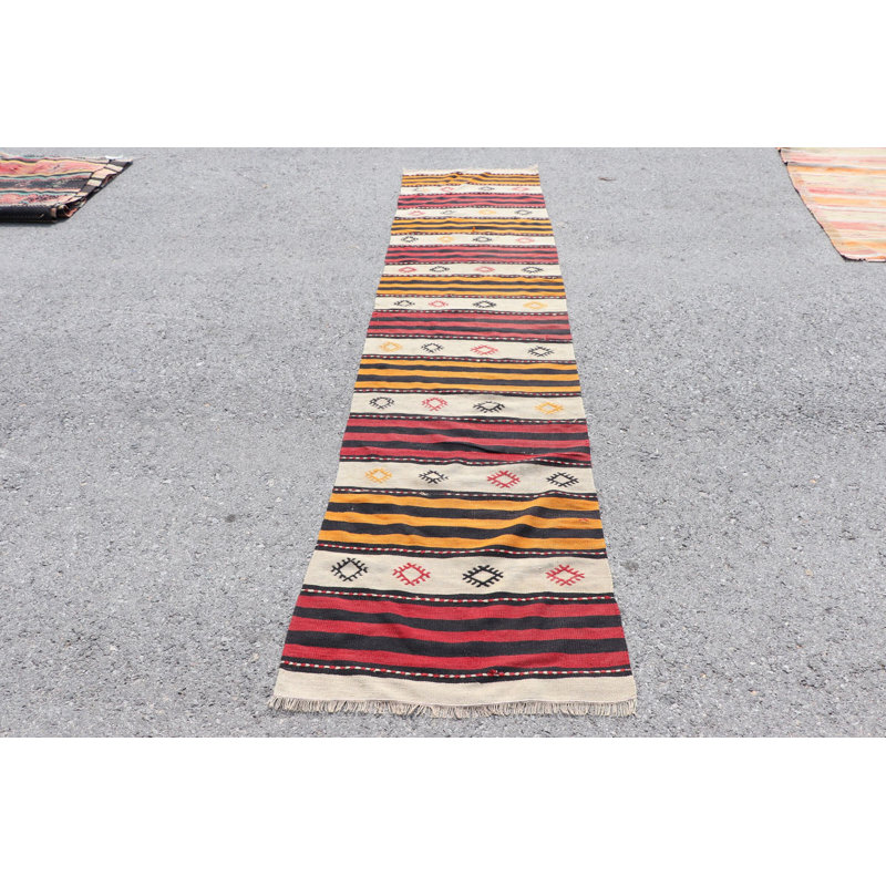 Tapis de couloir jaune d'inspiration rétro avec motifs tribaux, parfait pour la cuisine et les couloirs