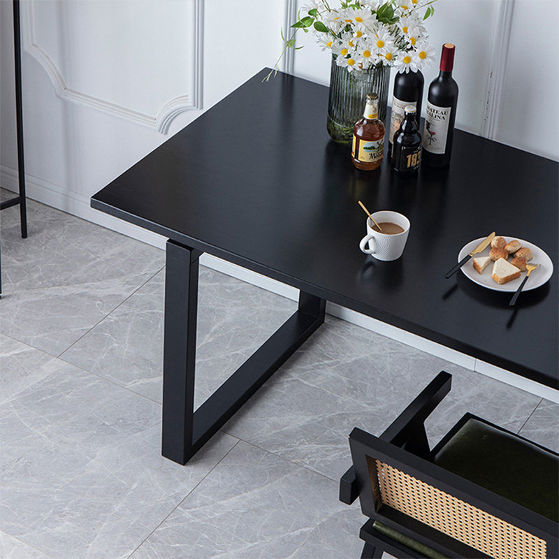Table de salle à manger rectangulaire noire en bois massif, H 29,53 po x L 62,99 po x l 31,5 po
