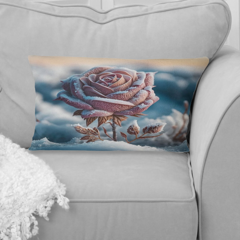Coussin décoratif imprimé d'une rose