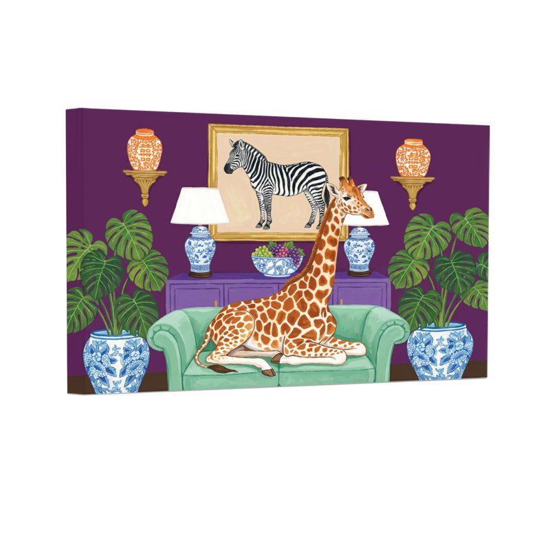Animaux, girafe sur un canapé avec art zébré