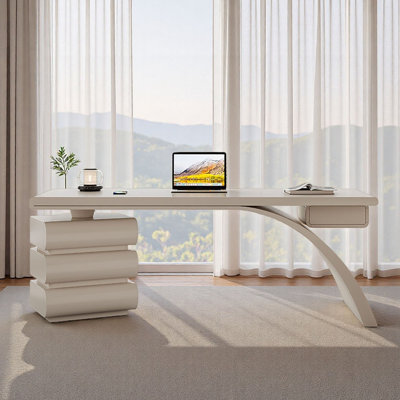 Bureau moderne crème avec travail spacieux