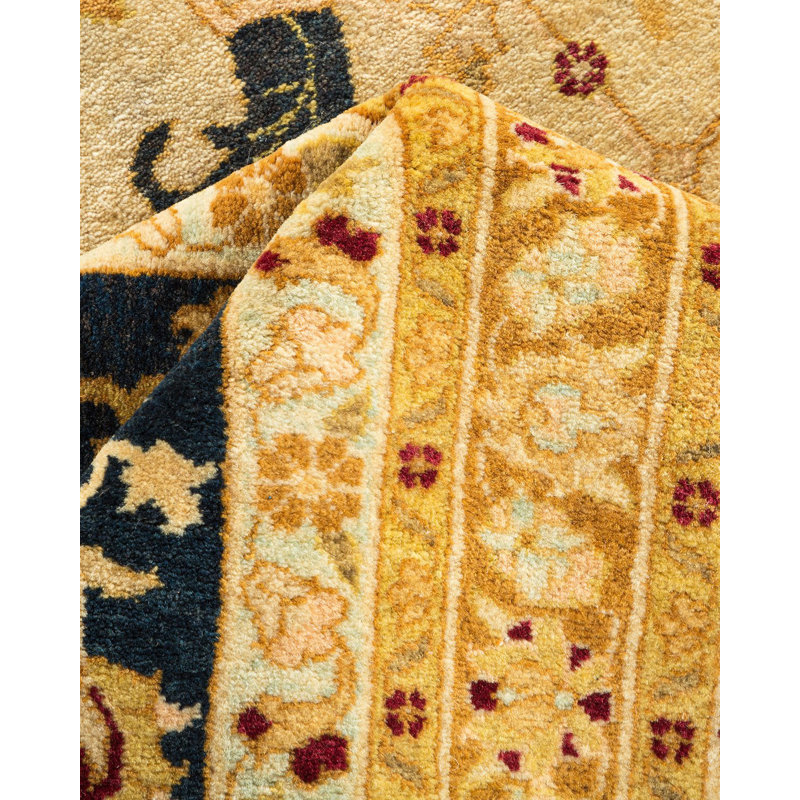 Tapis unique noué à la main Keenan - sable, 12 pi 3 po x 22 pi 5 po