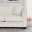 Canapé Chesterfield moderne avec dossiers capitonnés et accoudoirs cloutés-132524316
