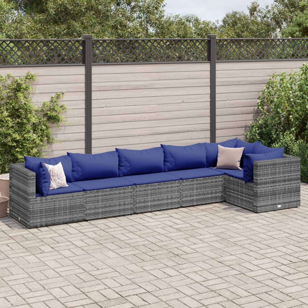 Gartensofa mit Kissen