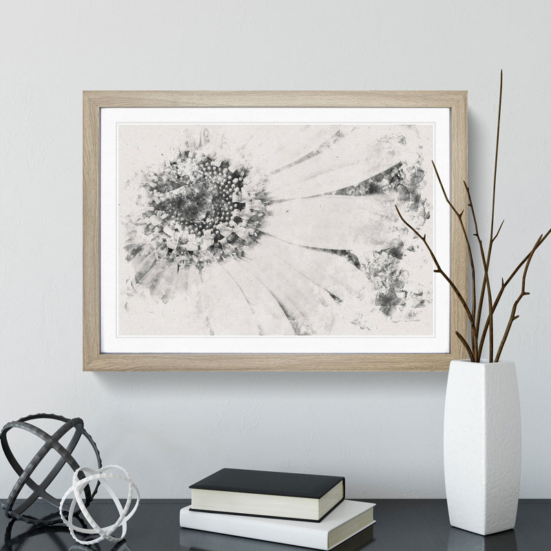 Pretty Flower - Single Picture Frame Print on MDF, 62cm H x 87cm W x 2cm D, Oak Framed