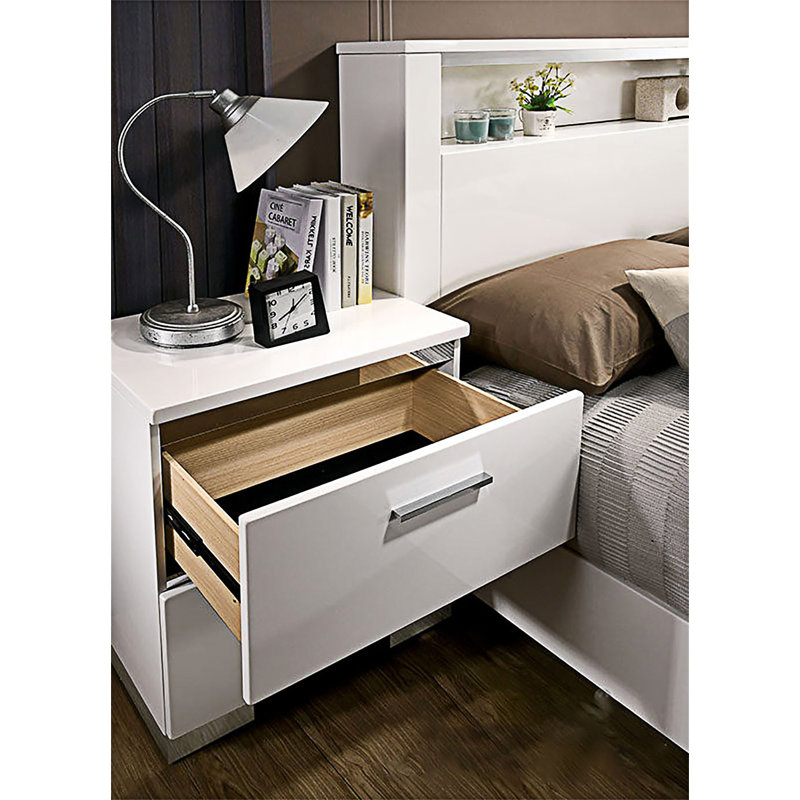 Table de chevet avec chargeur USB