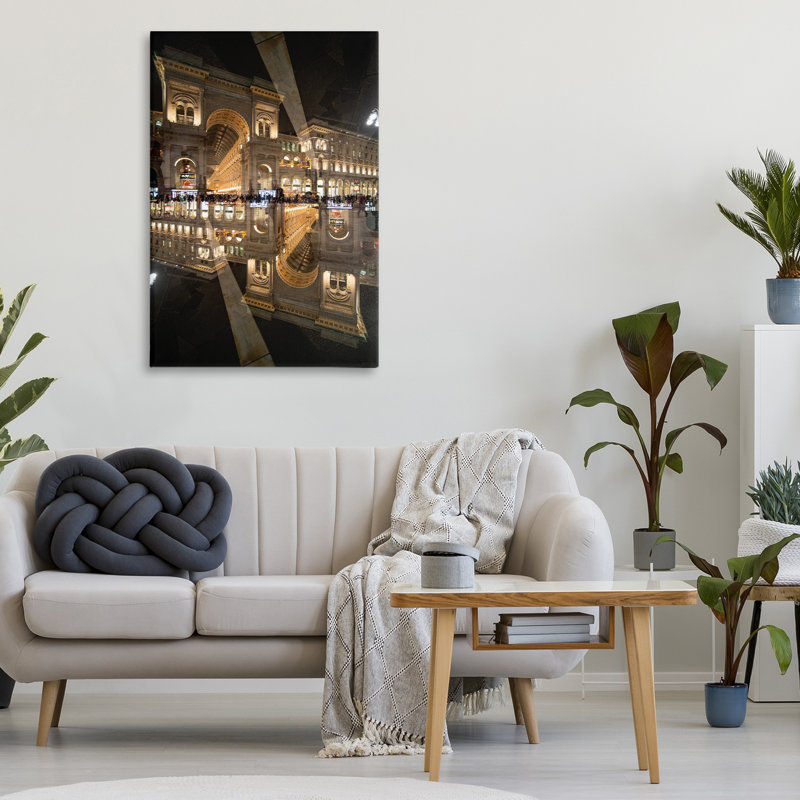 «Illuminated Architecture Symmetry», conception par Robin Vandenabeele, H 30 po x l 20 po